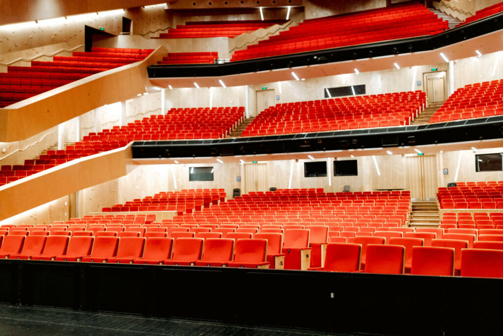 Mcgrath Industries Kiri Te Kanawa Elevating Theatre Stage (4)